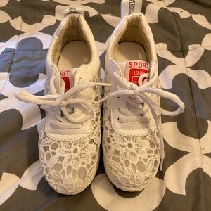 💞White Lacey Wedge Sneakers💞